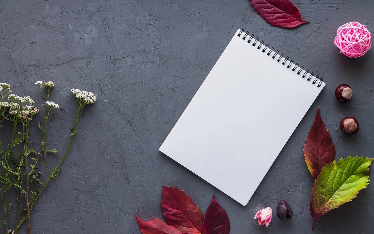 Seasonal Journaling: How to Track Your Mood Through Autumn and Winter Mornings